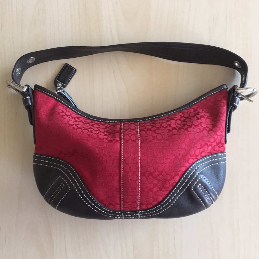 Coach Red Shoulder Bag Signature C’s